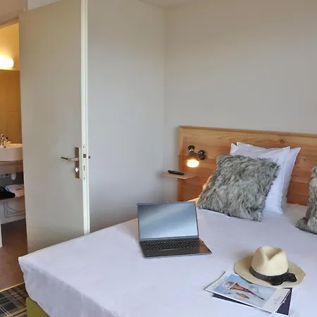 Sowell Family La Lauziere 3*