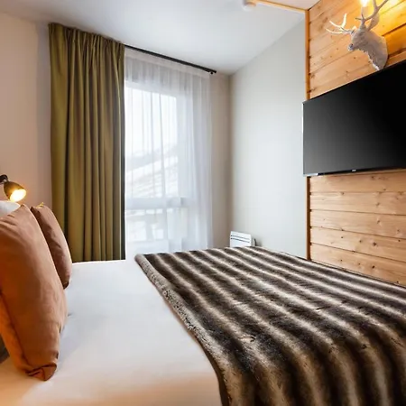 Sowell Family La Lauziere Otel