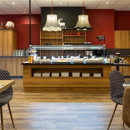 Sowell Family La Lauziere Hotel 3*