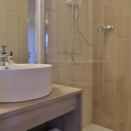 Sowell Family La Lauziere