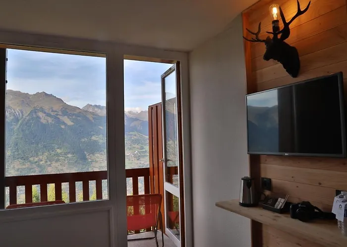 Sowell Family La Lauziere Hotel 3*