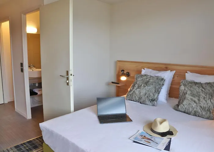 Sowell Family La Lauziere 3*